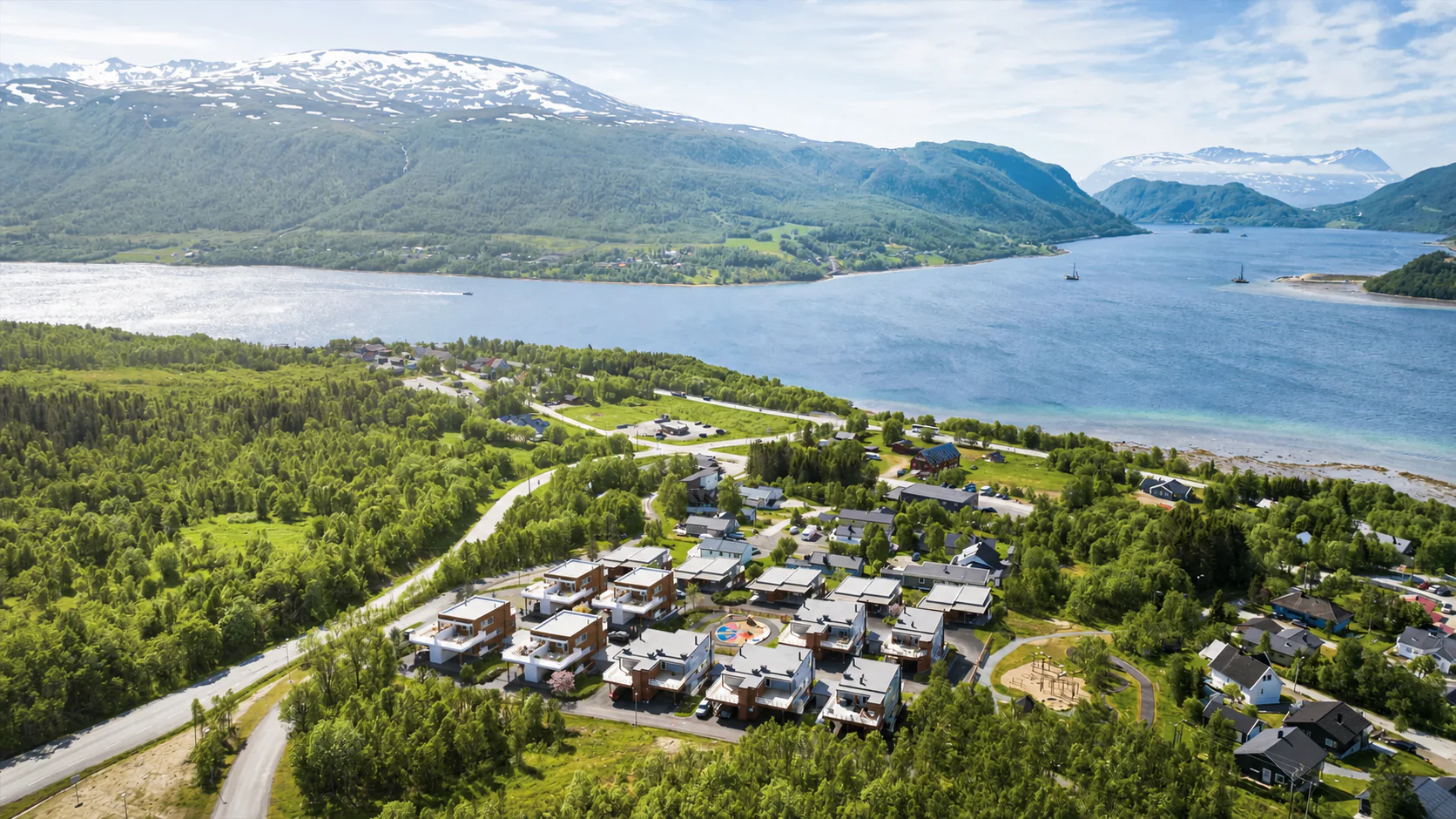 Boligprosjekt i Ramfjord visualisert i det nordnorske fjordlandskapet